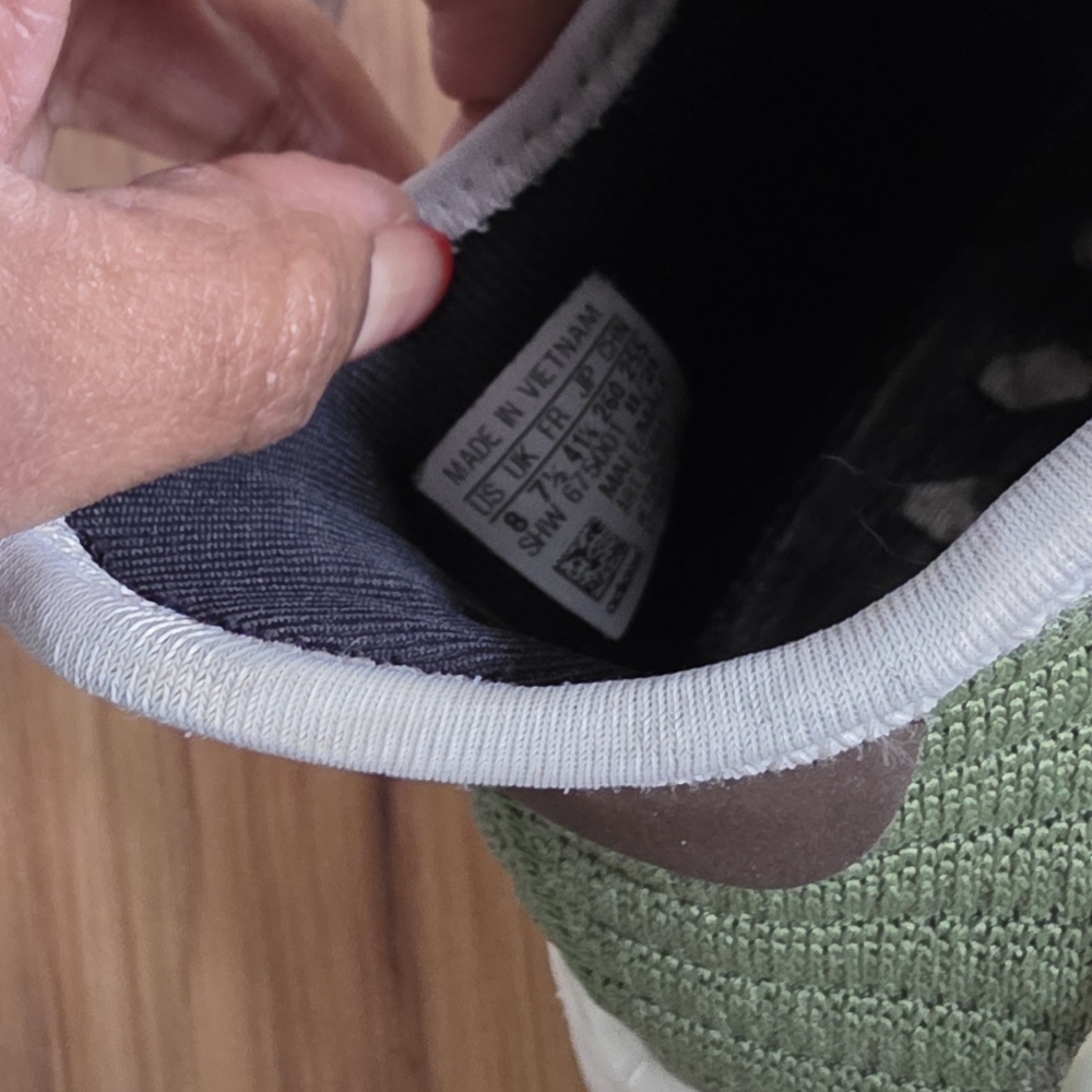 Pharrell X ADIDAS Hu DOG THEME SNEAKERS - Picture 4 of 6